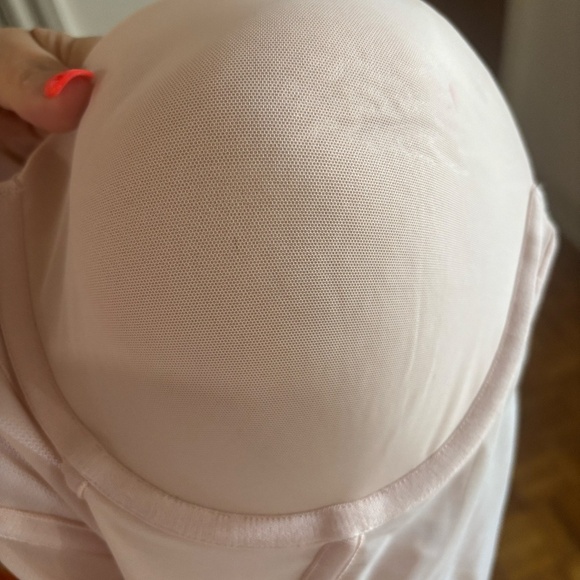 DKNY bodysuit - lingerie - light light pink never worn - pics dont do it justice - Picture 6 of 6